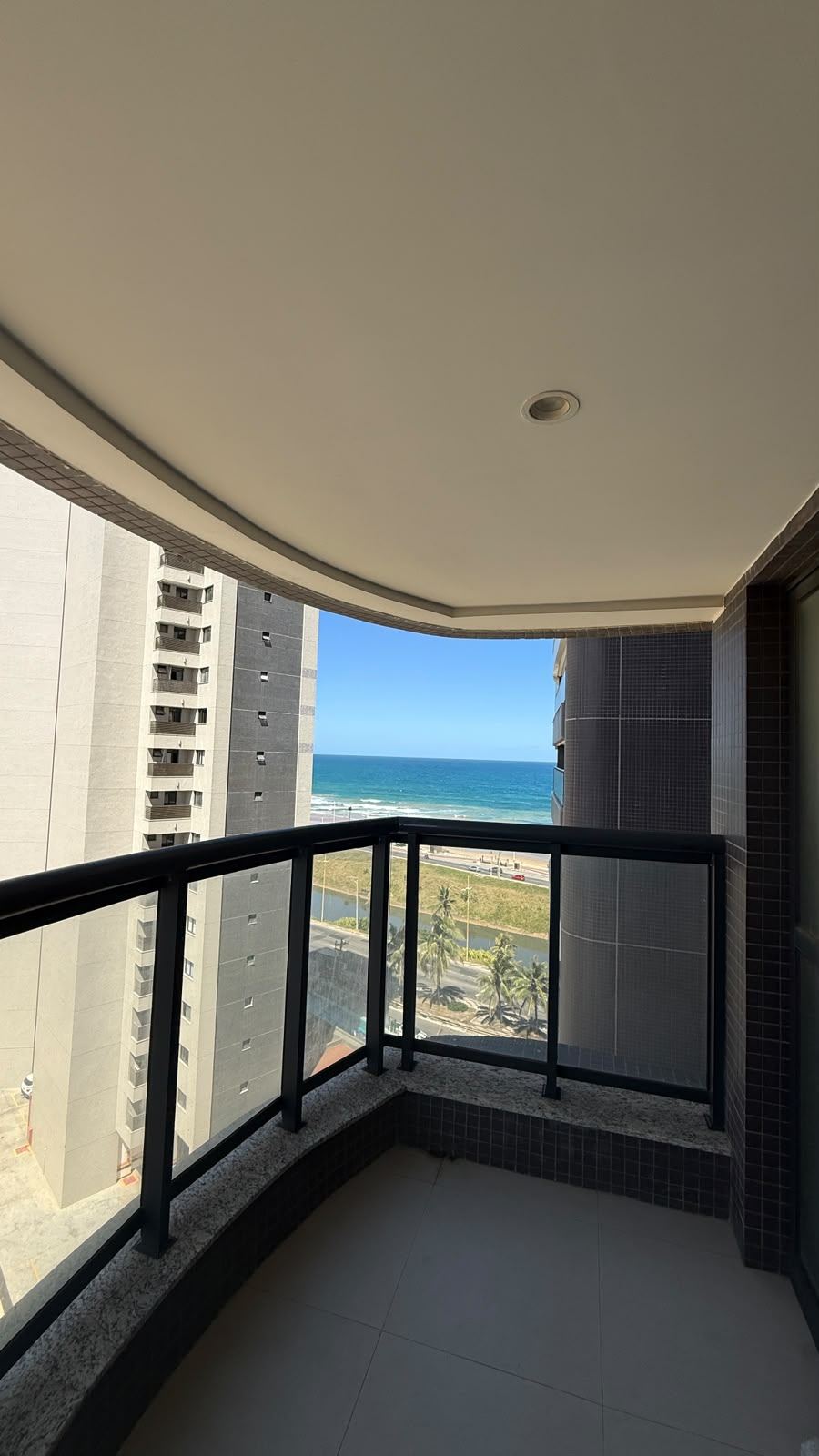 Apartamento no Beach Class Jaguaribe — andar alto, nascente — foto 10