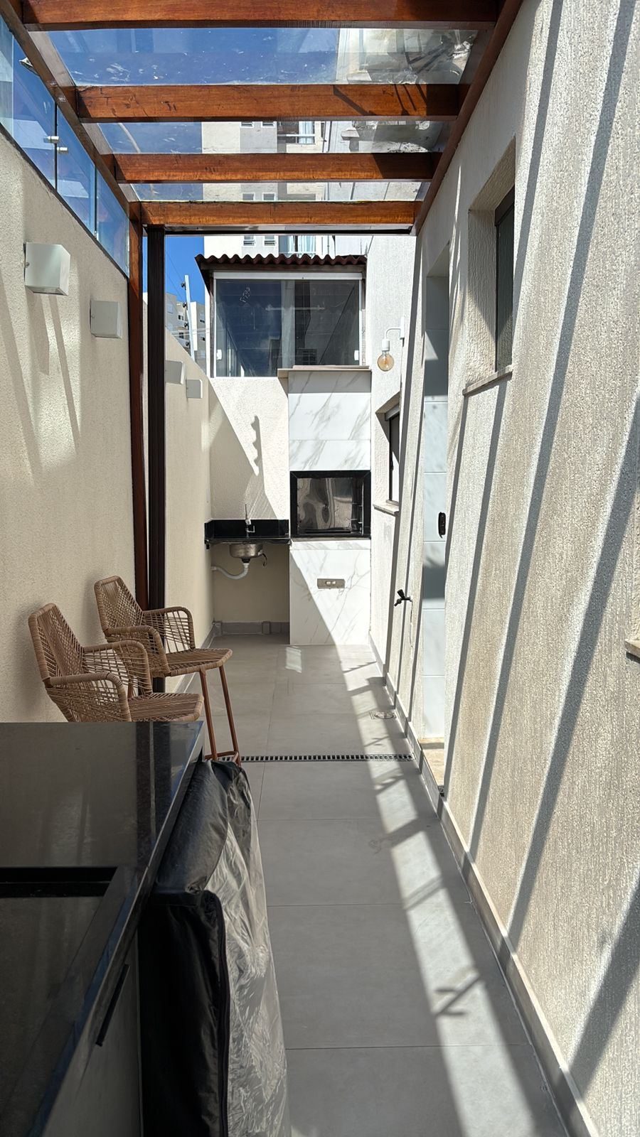 Apartamento térreo mobiliado, 82 m², 2 vagas — Buraquinho — foto 4