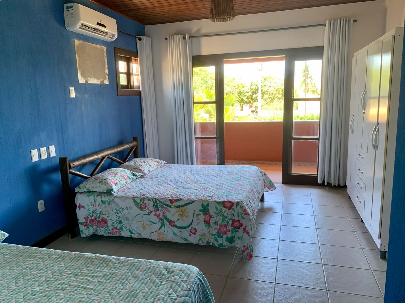 Casa de praia em Itacimirim a 150 m do mar — 823 m², 5 suítes — foto 1