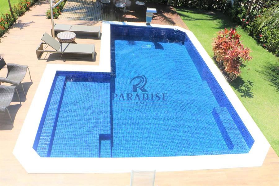 Casa em Guarajuba a 50 m do mar — 5 suítes, condomínio fechado — foto 1