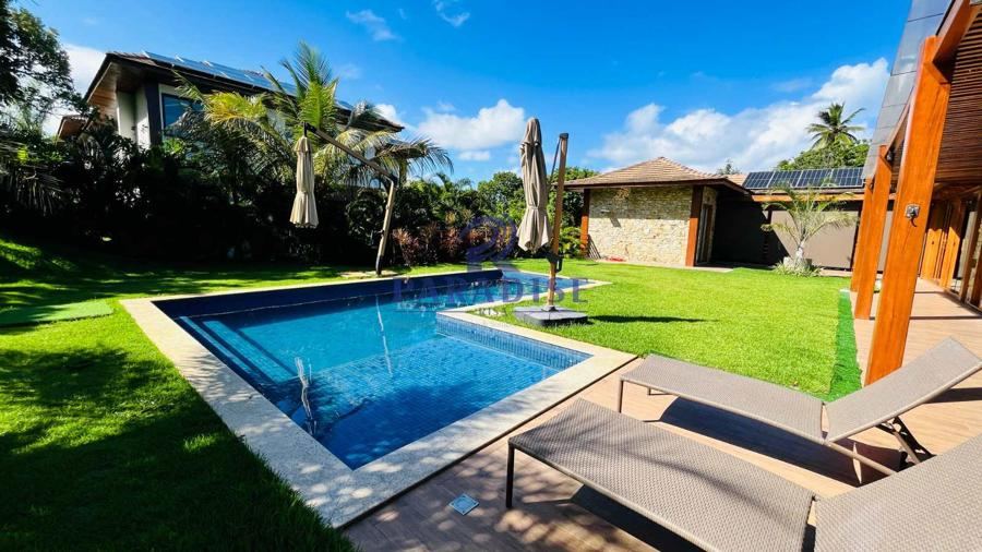 Casa em Praia do Forte, condomínio frente-mar — 6 suítes, porteira fechada — foto 1